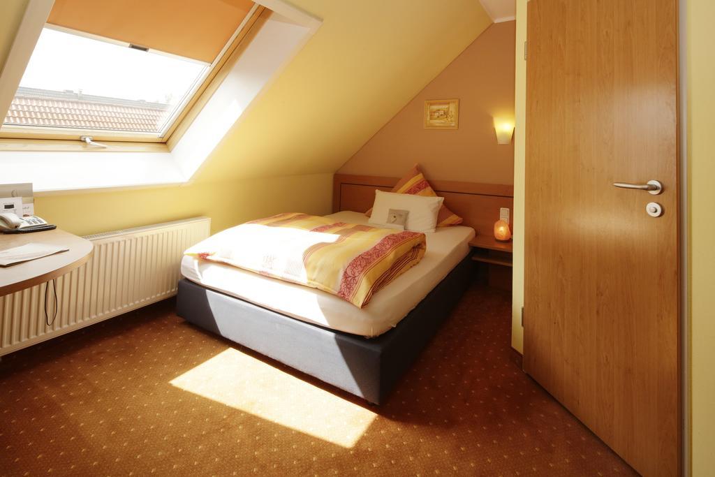 Bio Hotel Bayerischer Wirt アウグスブルク エクステリア 写真