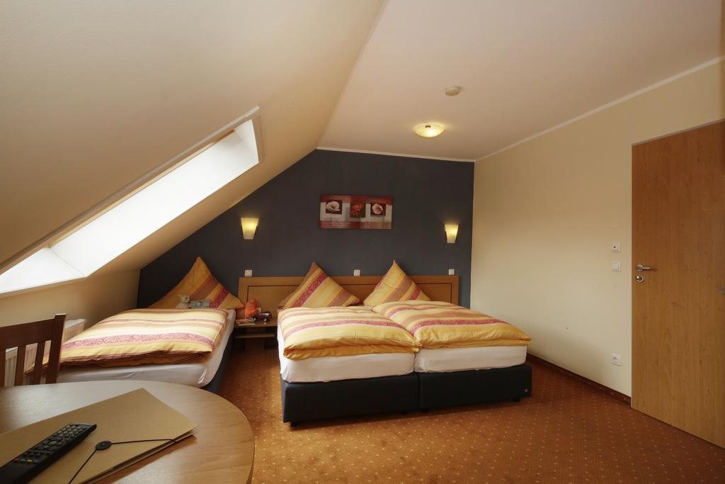 Bio Hotel Bayerischer Wirt アウグスブルク エクステリア 写真